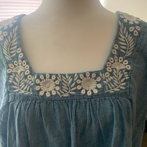 Made well flutter sleeve boho embroidered top